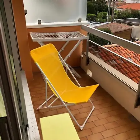 42m With 2 Balconies Near And Center Appartamento